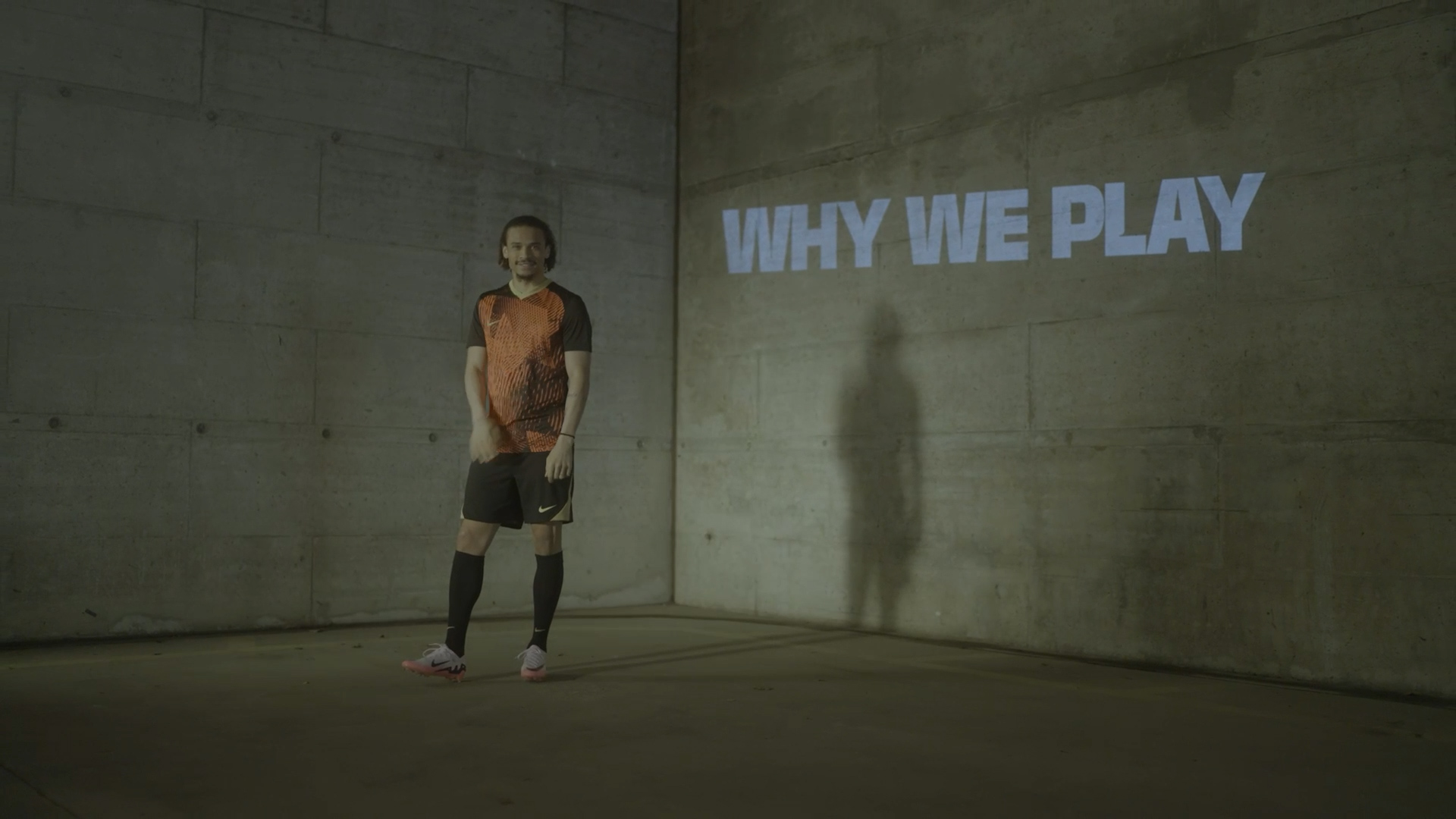 leroy_sae_director_cut.mp4.00_00_26_23.Standbild013